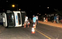 Setransafs articula forças para apoio em acidente com carreta
