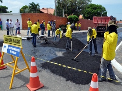 Pavimentação asfáltica começa pelo bairro São Benedito