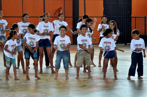 Colônia de Férias promovida pela prefeitura de Parnaíba tem culminância com apresentações culturais