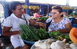 Feirantes do Mercado da Guarita recebem ação em saúde