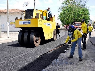 Pavimentação asfáltica chega à Rua Darcy Araújo