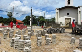 Pavimentação da Praça da Igreja de Santa Isabel entra em fase de conclusão