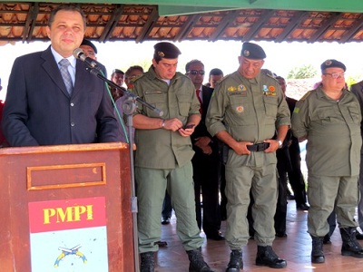 Prefeito Florentino Neto prestigia a passagem de comando do 2º Batalhão de Polícia Militar