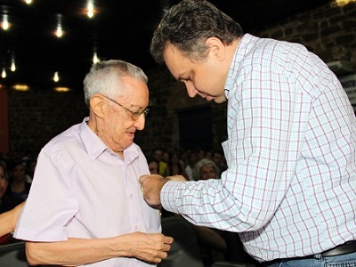 Homenagem a Assis Brasil e palestra de Alice Ruiz abrem programação do 5º Salipa