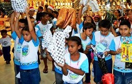 Campanha Balcão Solidário realiza entrega de presentes