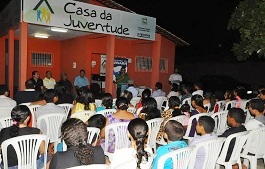 Casa da Juventude realiza entrega de certificados para jovens parnaibanos