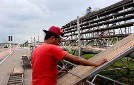 Prefeitura de Parnaíba estrutura arquibancadas na Central da Folia