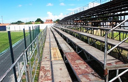 Prefeitura de Parnaíba disponibiliza arquibancadas no estádio Pedro Alelaf