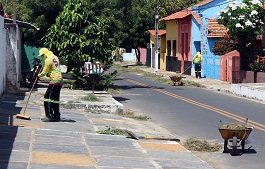 Garis em Parnaíba comemoram seu dia e mantêm a cidade limpa