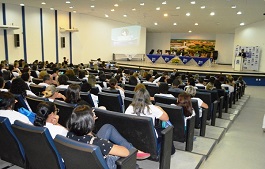 NEV realiza projeto voltado para a cultura de paz e capacita centenas de professores do município