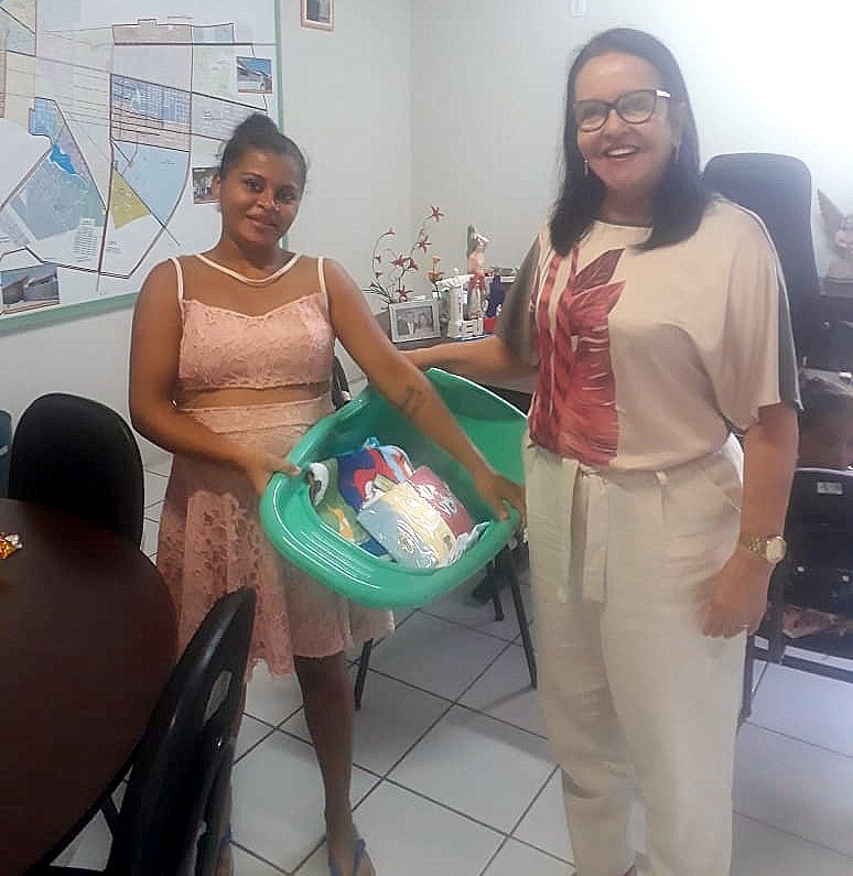 SEDESC entrega kits de enxoval a gestantes beneficiadas pelo programa Maternidade Responsável SEDESC entrega kits de enxoval a gestantes beneficiadas pelo programa Maternidade Responsável