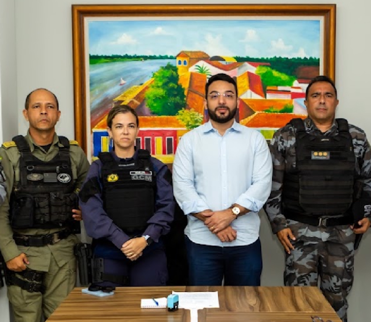 Prefeito Francisco Emanuel e Comandante da PM, Coronel Erisvaldo Viana, alinham estratégias para reforçar segurança em Parnaíba Prefeito Francisco Emanuel e Comandante da PM, Coronel Erisvaldo Viana, alinham estratégias para reforçar segurança em Parnaíba