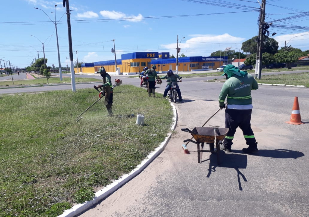 Prefeito Francisco Emanuel reforça ações de limpeza pública nas zonas urbana e rural de Parnaíba