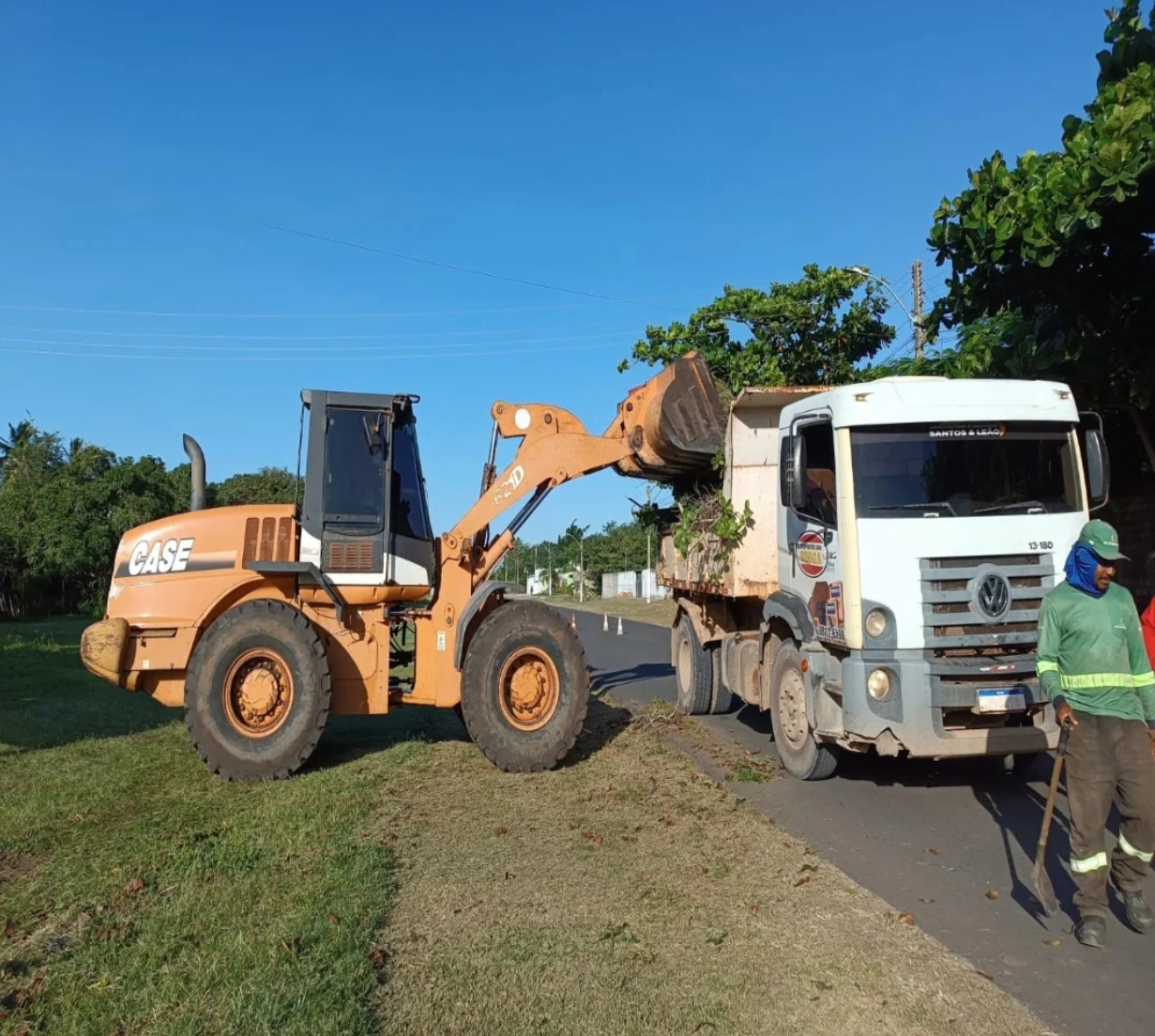 Prefeito Francisco Emanuel reforça ações de limpeza pública nas zonas urbana e rural de Parnaíba