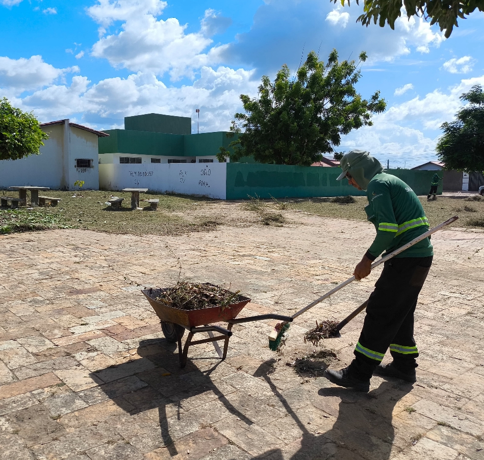 Prefeitura de Parnaíba avança nas ações de limpeza pública e zeladoria de vias e logradouros públicos no município Prefeitura de Parnaíba avança nas ações de limpeza pública e zeladoria de vias e logradouros públicos no município
