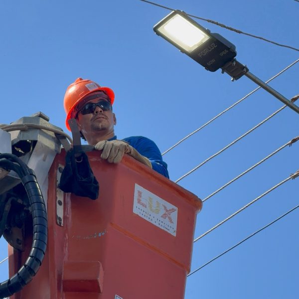 Prefeitura de Parnaíba instala iluminação em LED em comunidades dos Tabuleiros Litorâneos