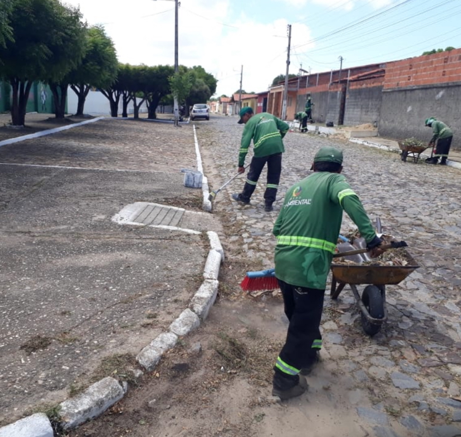 Prefeitura de Parnaíba realiza mutirões de limpeza pública nos Bairros São Vicente de Paula, Bebedouro, Dirceu Arcoverde e João XXIII Prefeitura de Parnaíba realiza mutirões de limpeza pública nos Bairros São Vicente de Paula, Bebedouro, Dirceu Arcoverde e João XXIII