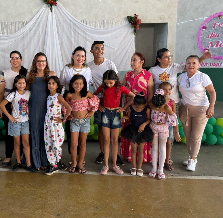 SEDESC realiza celebração às mães no CRAS Mendonça Clark