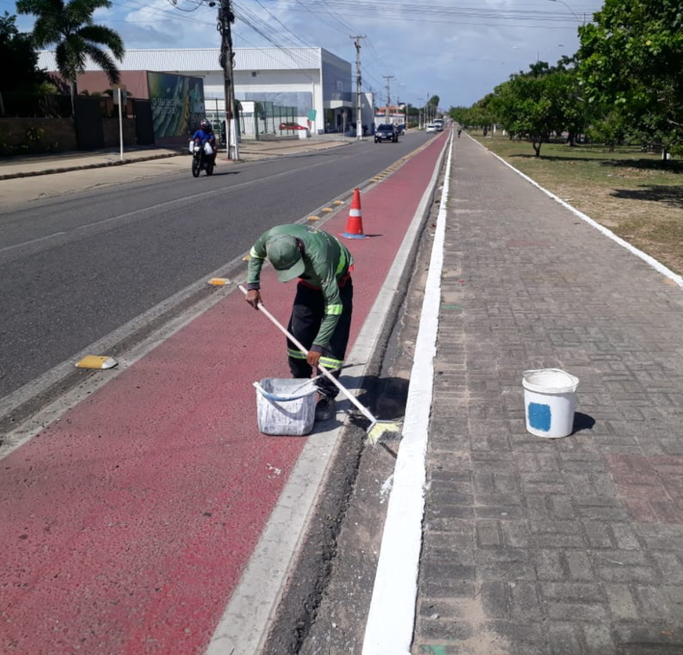 Prefeitura de Parnaíba intensifica limpeza e zeladoria em ruas e avenidas do município