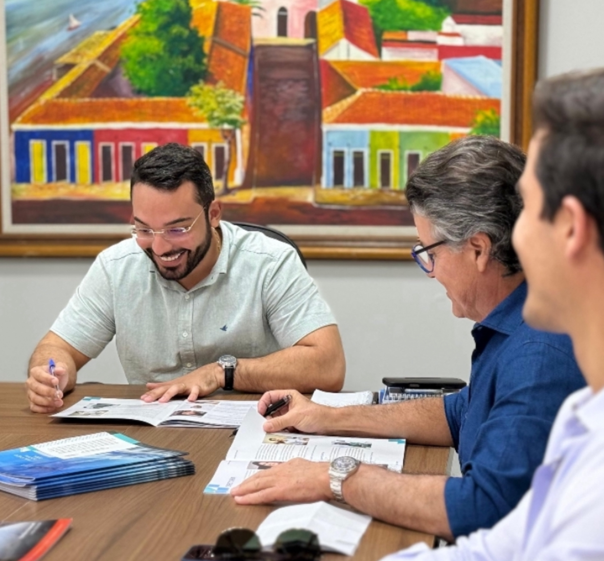 Prefeito Francisco Emanuel e presidente do Hospital e Maternidade Marques Basto, Mirócles Véras, tratam de importantes ações de saúde para Parnaíba