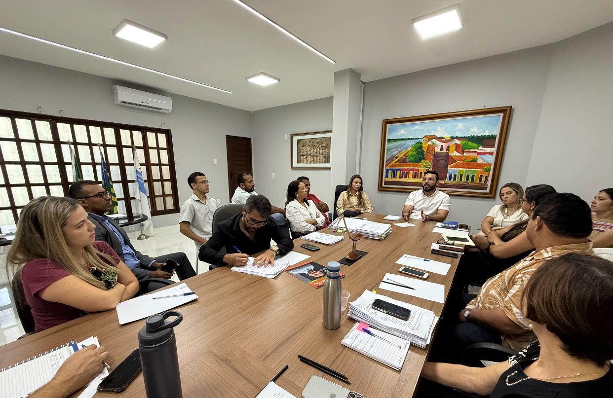 Prefeito Francisco Emanuel reúne secretariado para alinhar projetos e metas em Parnaíba