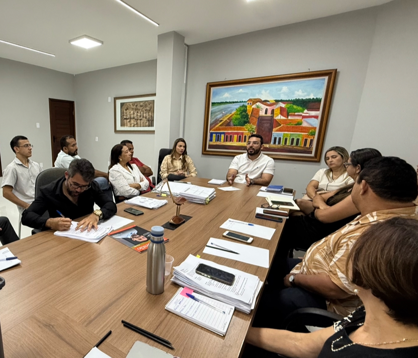 Prefeito Francisco Emanuel reúne secretariado para alinhar projetos e metas, e reforçar compromisso com o desenvolvimento de Parnaíba