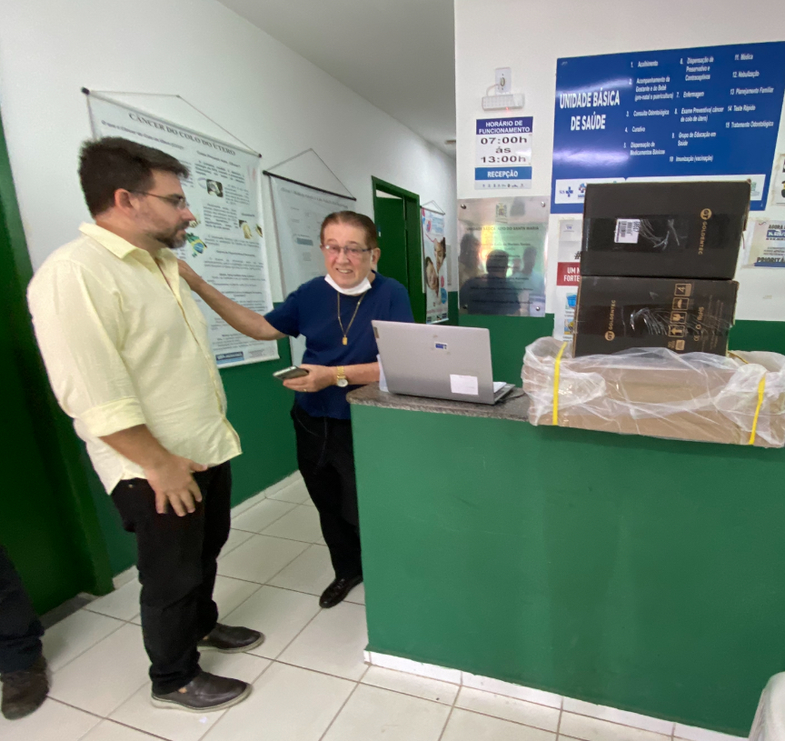 Secretário Tiago Judah entrega equipamentos e ouve demanda da população e colaboradores nas UBS’s de Parnaíba Secretário Tiago Judah entrega equipamentos e ouve demanda da população e colaboradores nas UBS’s de Parnaíba