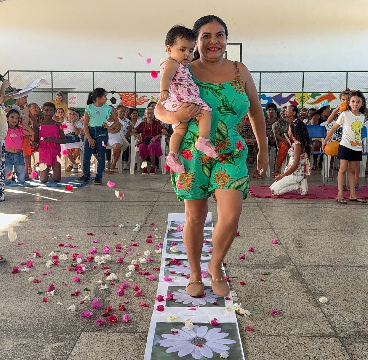 SEDESC celebra mês das mães no CRAS São Vicente de Paula