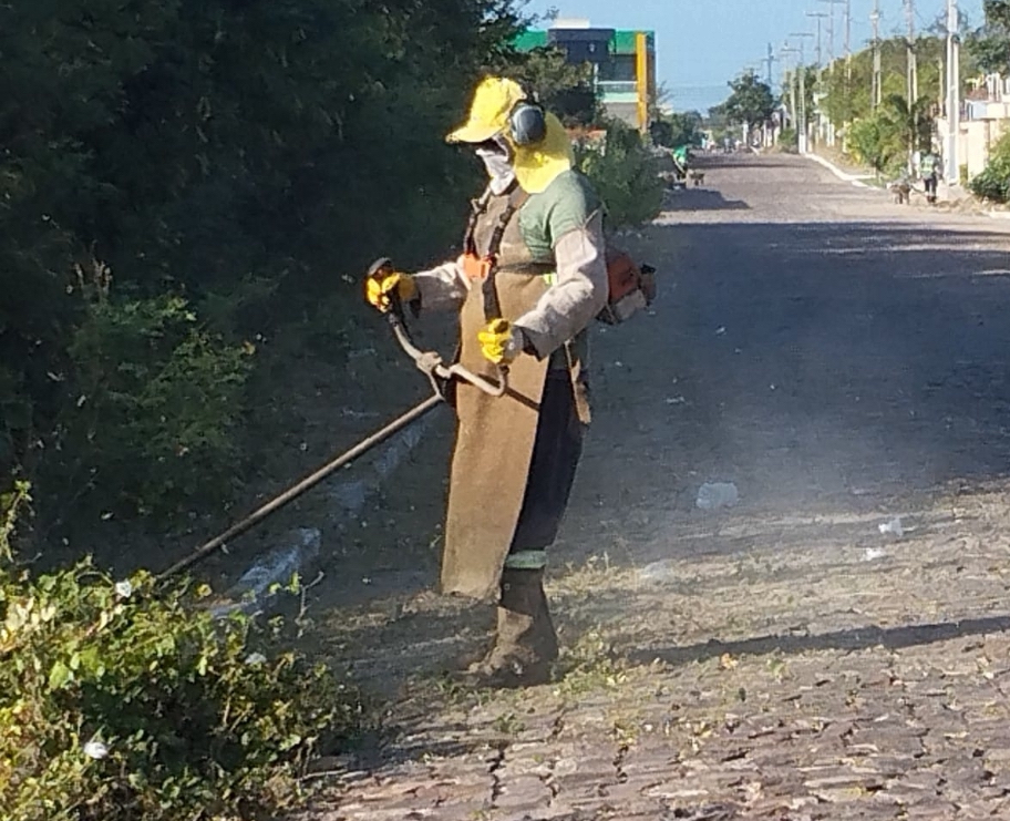 Prefeitura de Parnaíba intensifica limpeza e conservadoria na região do Bairro Reis Velloso