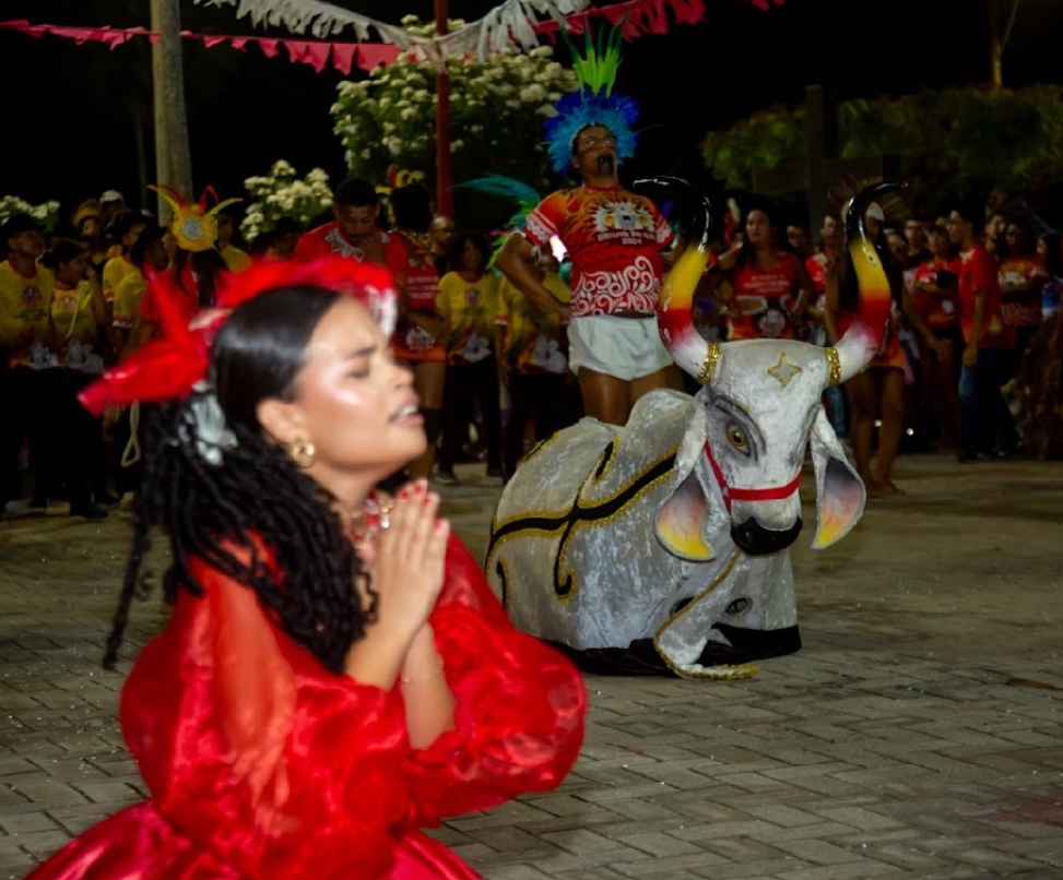 Com muito brilho, belas coreografias e tradição, São João do Povo 2025 alegra moradores de Ilha Grande de Santa Isabel Com muito brilho, belas coreografias e tradição, São João do Povo 2025 alegra moradores de Ilha Grande de Santa Isabel