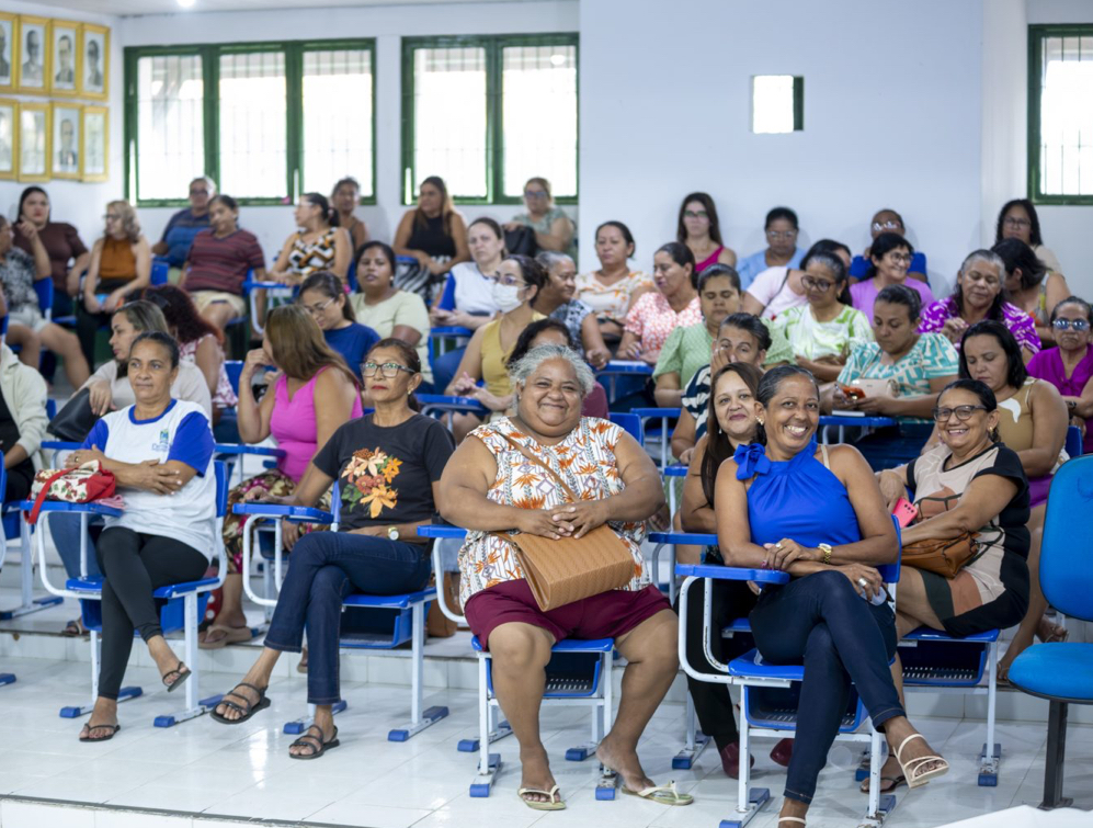 Prefeitura de Parnaíba capacita trabalhadores da merenda escolar do município sobre boas práticas para serviço de alimentação