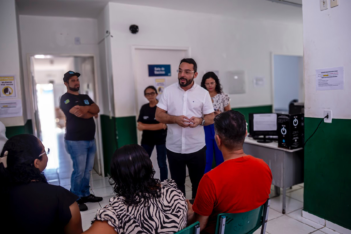 Prefeito Francisco Emanuel acompanha atendimentos em UBS de Parnaíba, ouve demandas da população e garante melhorias na saúde Prefeito Francisco Emanuel acompanha atendimentos em UBS de Parnaíba, ouve demandas da população e garante melhorias na saúde