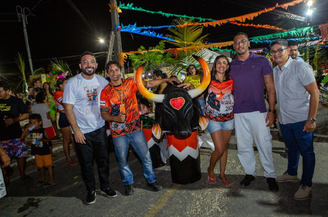 Prefeito Francisco Emanuel prestigia apresentações culturais no conjunto Simplício Dias