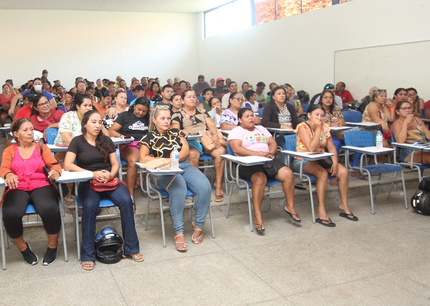 Prefeitura reúne vendedores ambulantes para organização nas festividades dos 181 anos de Parnaíba