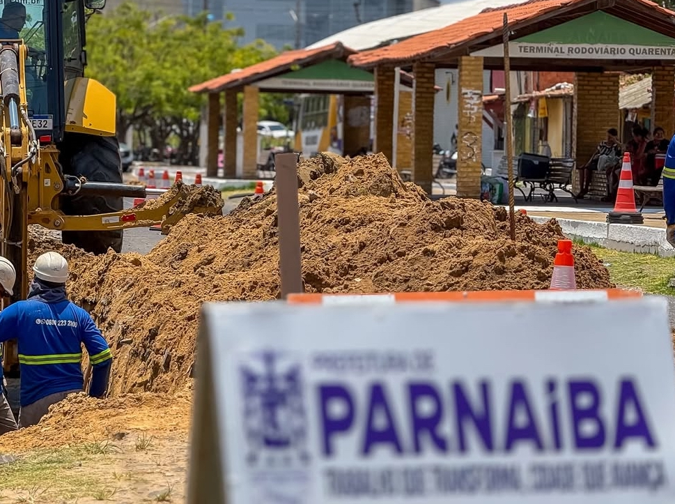 Parceria com a Águas do Piauí, Prefeitura de Parnaíba realiza obra de saneamento básico no Bairro Mendonça Clark Parceria com a Águas do Piauí, Prefeitura de Parnaíba realiza obra de saneamento básico no Bairro Mendonça Clark
