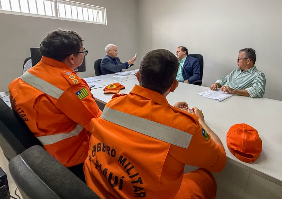 Prefeitura de Parnaíba, MP-PI, Corpo de Bombeiros, Polícias Civil e Militar alinham ações para enfrentamento às queimadas no município