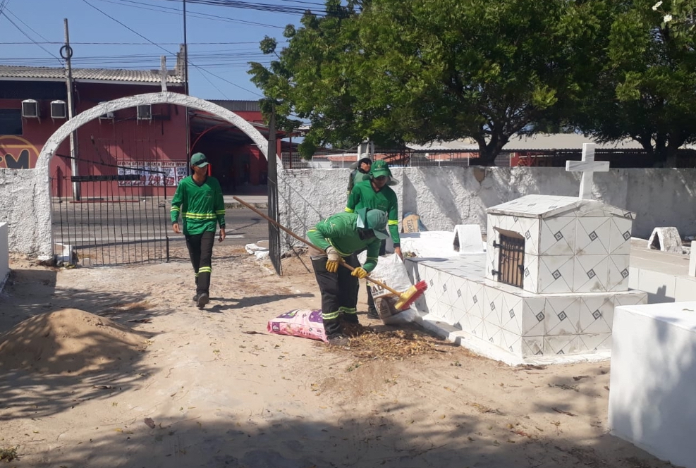 Prefeito Francisco Emanuel determina mutirão de limpeza dos cemitérios municipais para o Dia dos Finados em Parnaíba Prefeito Francisco Emanuel determina mutirão de limpeza dos cemitérios municipais para o Dia dos Finados em Parnaíba