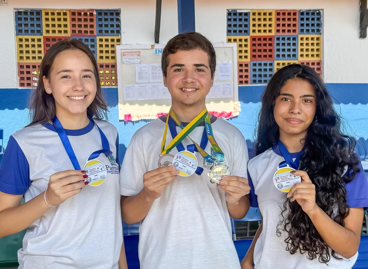 SEDUC de Parnaíba entrega prêmios a estudantes vencedores da 1ª Olimpíada Interna de Português e Matemática da Escola Municipal Cândido Athayde