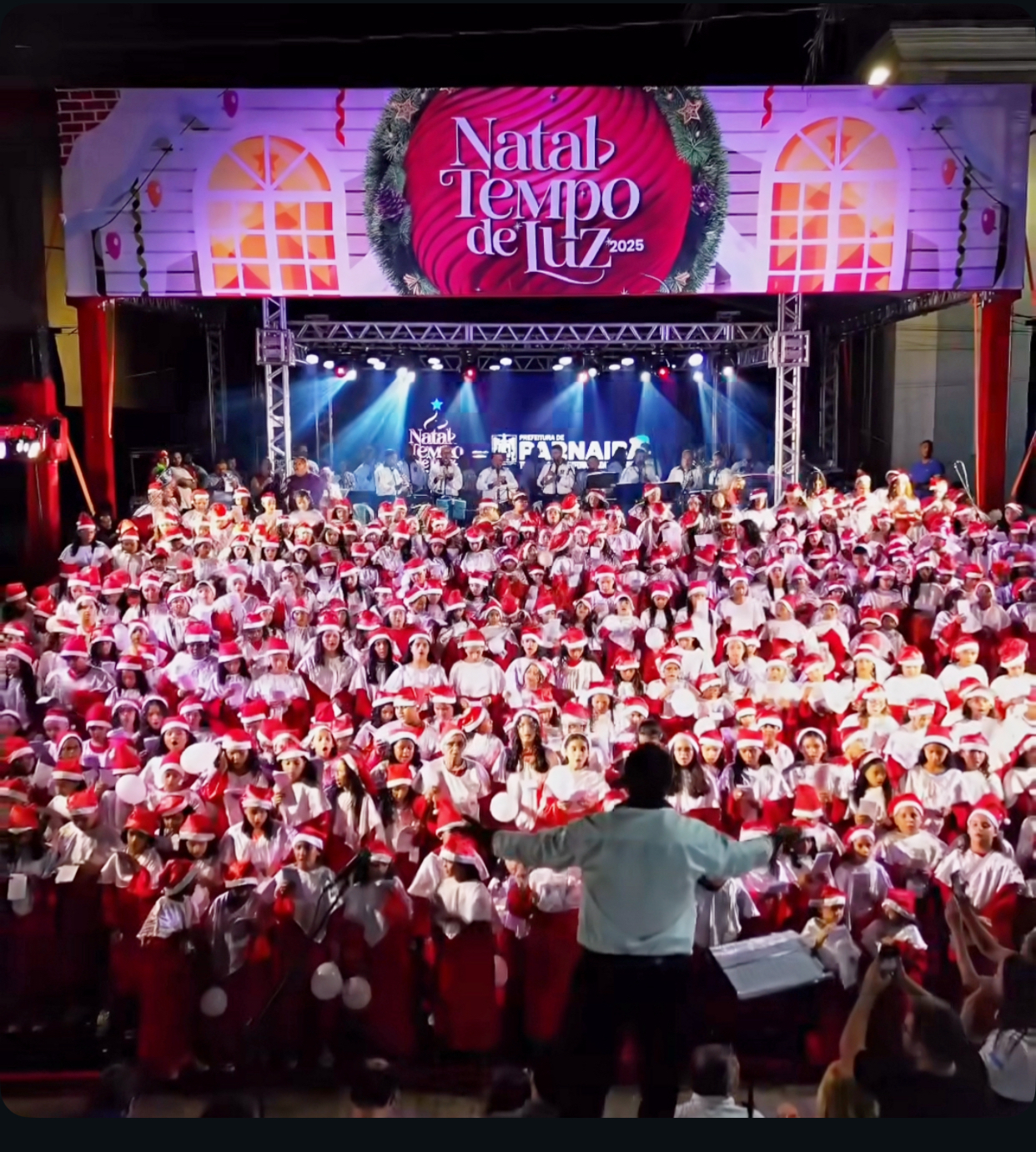 Prefeitura de Parnaíba realiza apresentação do talentoso e brilhante Coral Mil Vozes e encanta moradores e turistas